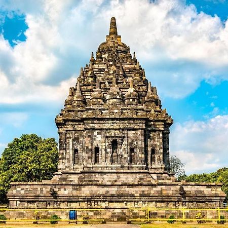 Super Oyo 1046 Omah Pathok Otel Yogyakarta Dış mekan fotoğraf