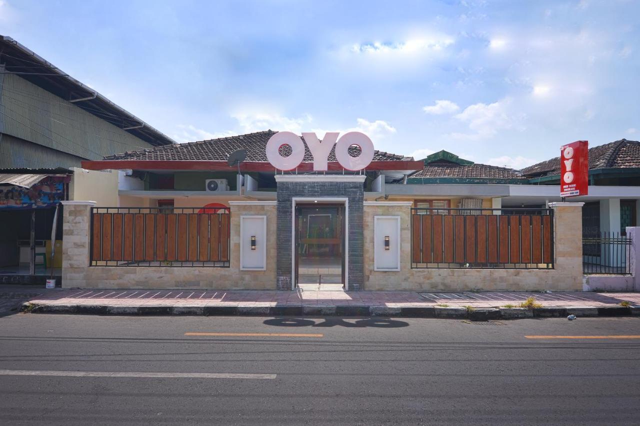 Super Oyo 1046 Omah Pathok Otel Yogyakarta Dış mekan fotoğraf