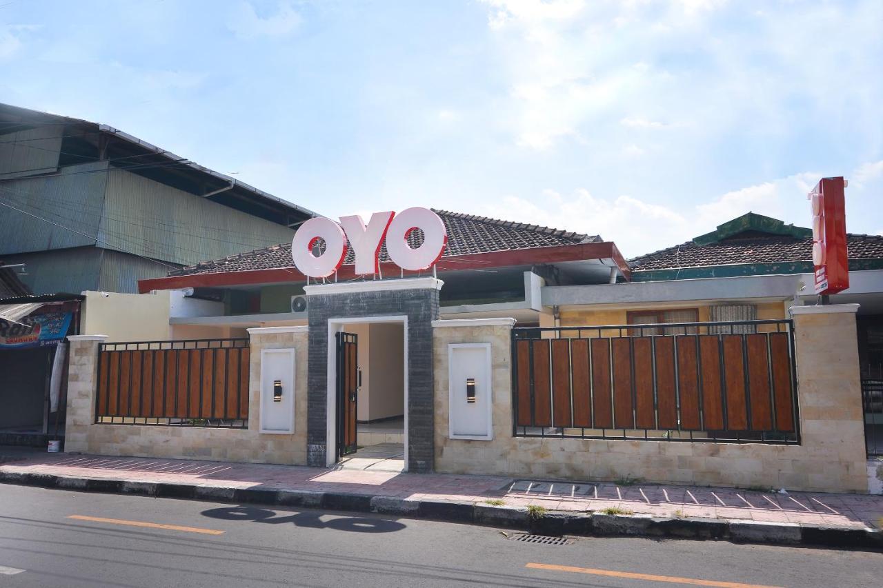Super Oyo 1046 Omah Pathok Otel Yogyakarta Dış mekan fotoğraf