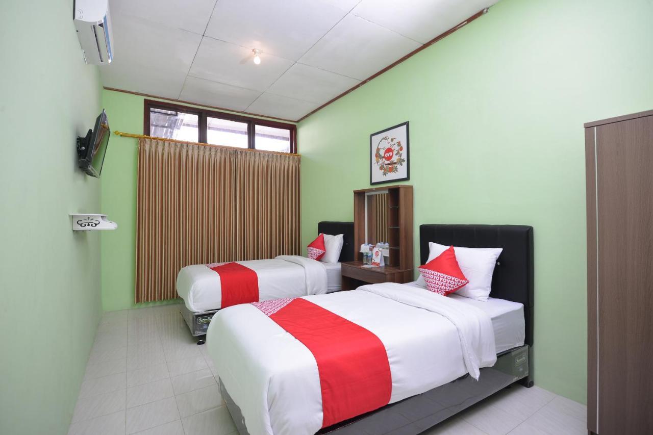 Super Oyo 1046 Omah Pathok Otel Yogyakarta Dış mekan fotoğraf