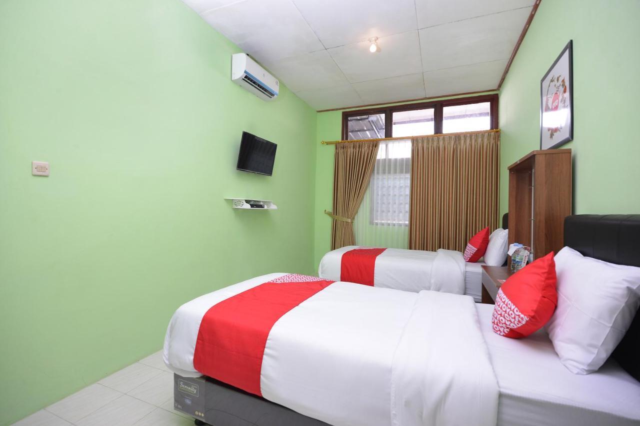 Super Oyo 1046 Omah Pathok Otel Yogyakarta Dış mekan fotoğraf