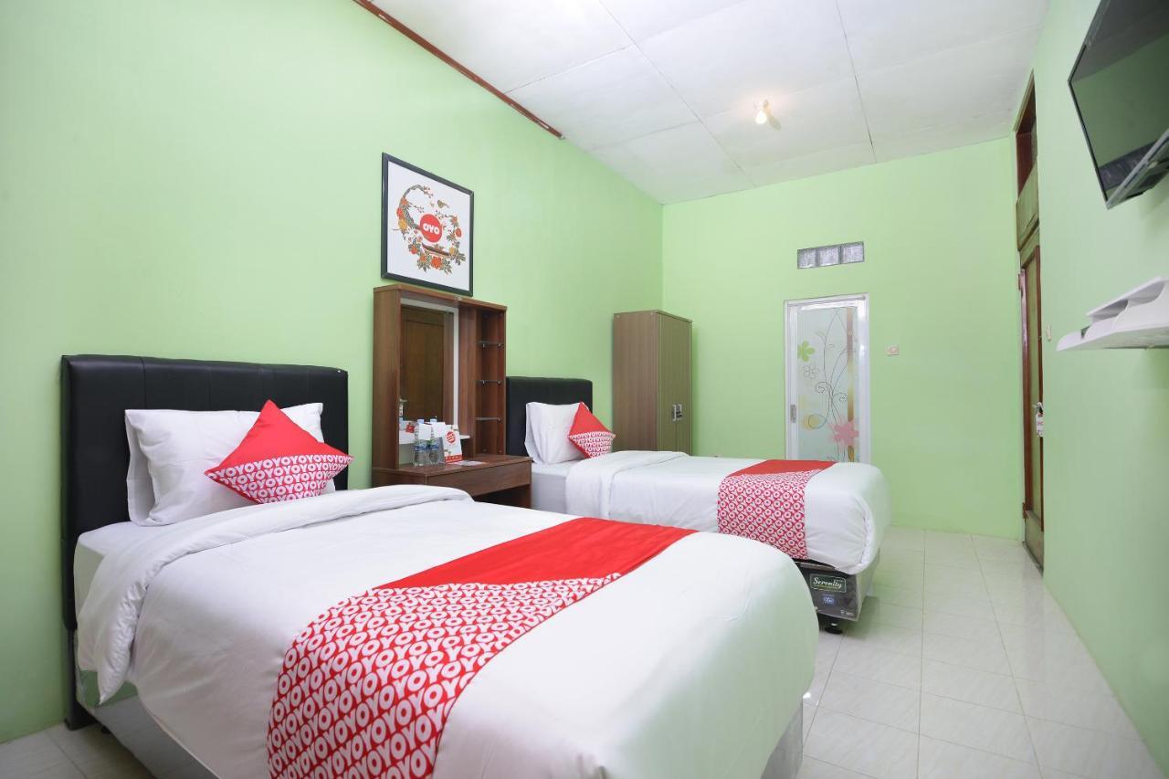 Super Oyo 1046 Omah Pathok Otel Yogyakarta Dış mekan fotoğraf