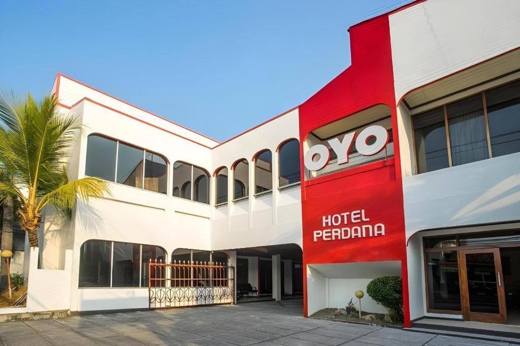Super Oyo 1046 Omah Pathok Otel Yogyakarta Dış mekan fotoğraf