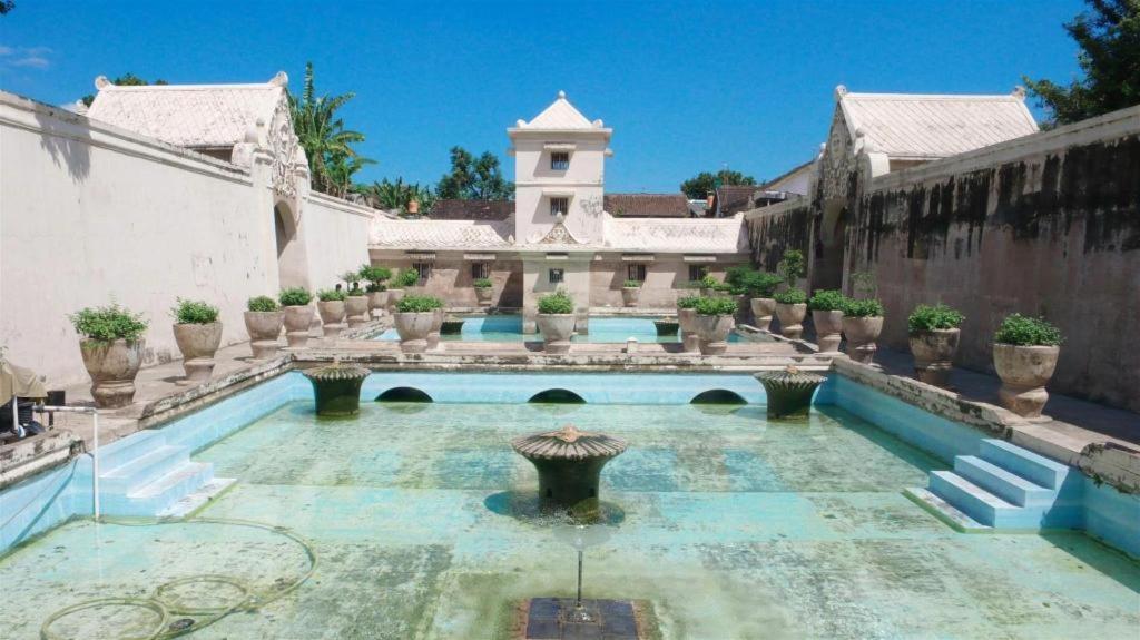 Super Oyo 1046 Omah Pathok Otel Yogyakarta Dış mekan fotoğraf