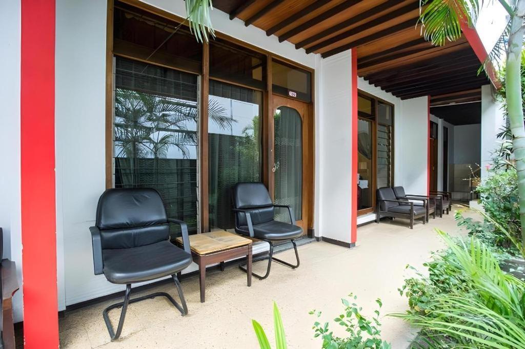 Super Oyo 1046 Omah Pathok Otel Yogyakarta Dış mekan fotoğraf