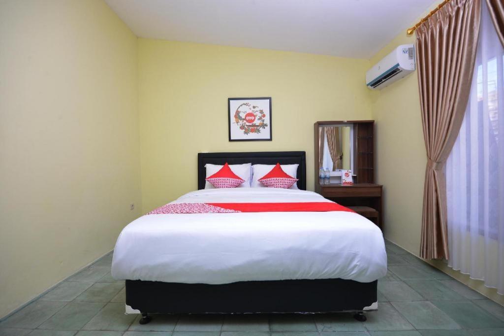 Super Oyo 1046 Omah Pathok Otel Yogyakarta Dış mekan fotoğraf