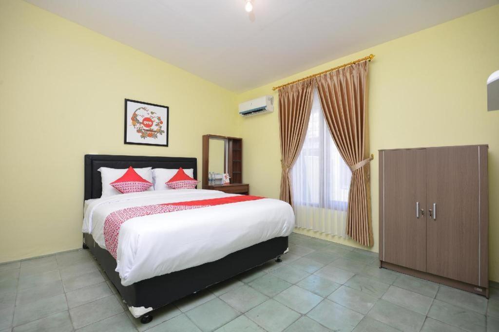 Super Oyo 1046 Omah Pathok Otel Yogyakarta Dış mekan fotoğraf