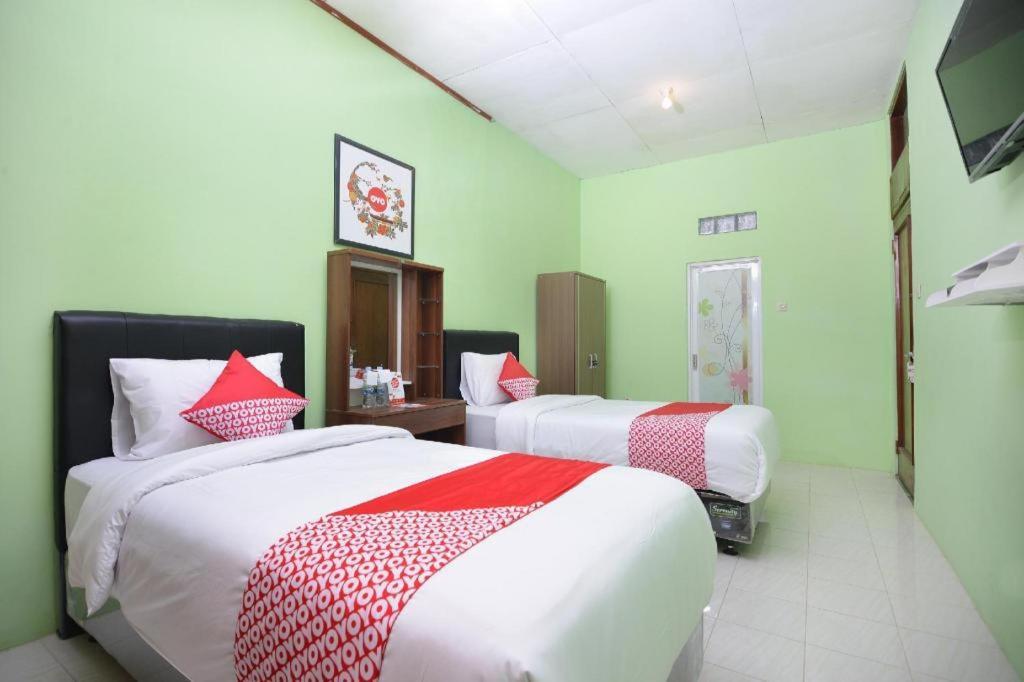 Super Oyo 1046 Omah Pathok Otel Yogyakarta Dış mekan fotoğraf