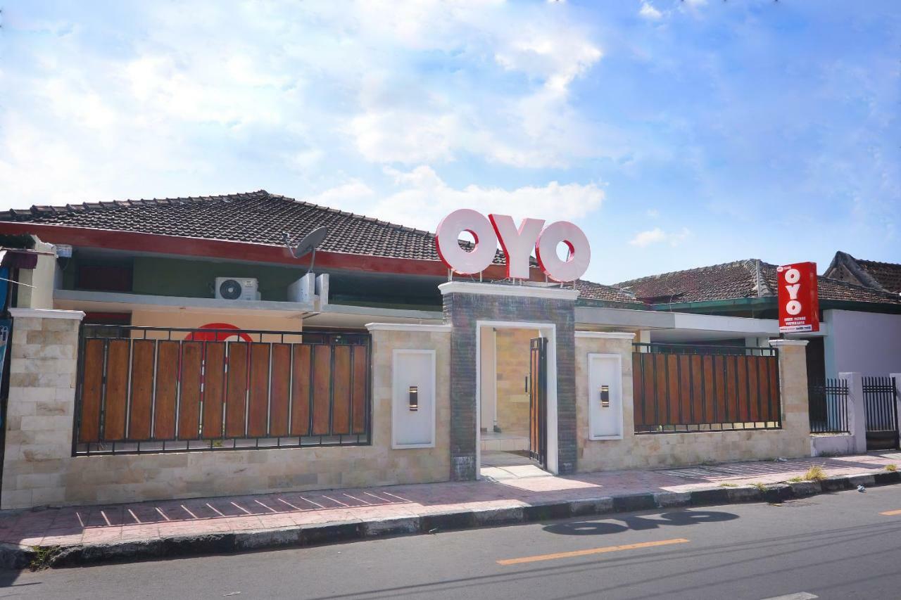 Super Oyo 1046 Omah Pathok Otel Yogyakarta Dış mekan fotoğraf