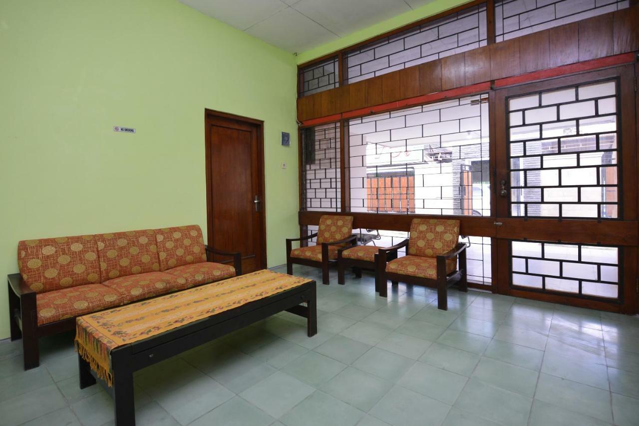Super Oyo 1046 Omah Pathok Otel Yogyakarta Dış mekan fotoğraf